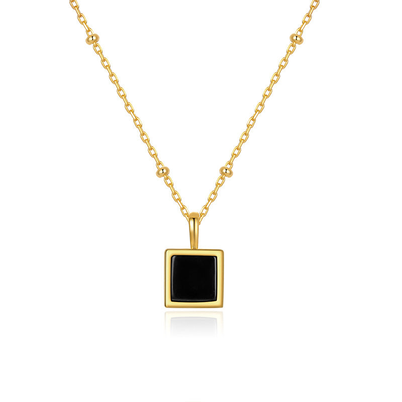 Black Emerald-simple-gold-necklace-schlichte-halskette-aus-gold-brunnera-2