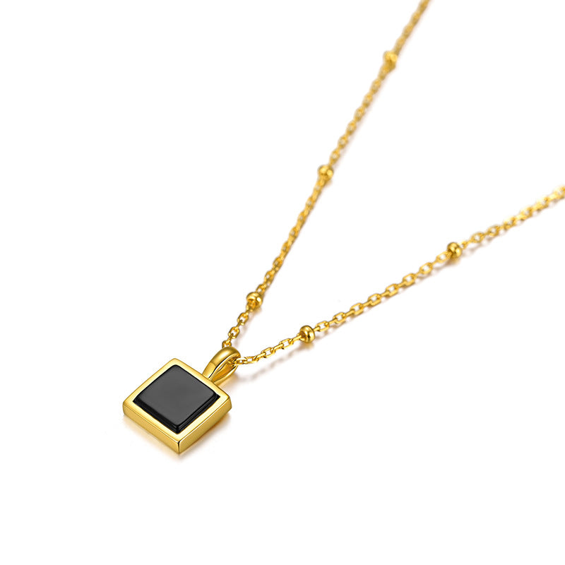 Black_Emerald-simple-gold-necklace-schlichte-halskette-aus-gold-brunnera-3